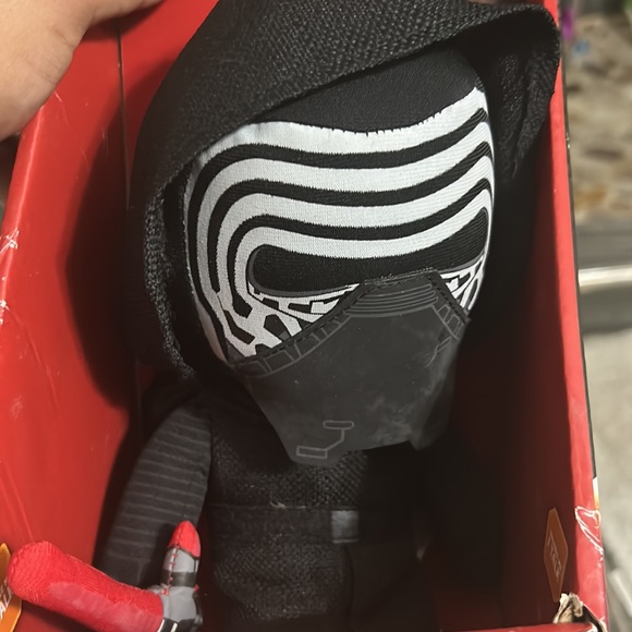Plush of Kylo Ren - Picture 4 of 7